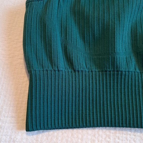 Pretty Little Thing women's Emerald green size small sports bra - Picture 2 of 4